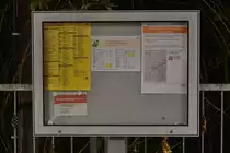 Endzeitstimmung. Im Aushang befindet sich der Fahrplan mit Halt bei Bedarf alle 2 Stunden. Seit einiger Zeit ist hier aber SEV durch Lokführermangel. Rechts ist schon der Aushang das der Halt Blumenberg zum 9. Dezember 2018 aufgegeben wird. 

Blumenberg 23.11.2018