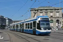 Be 5/6 Cobra 3003, auf der Linie 13, fährt zur Haltestelle beim Bahnhof Zürich. Die Aufnahme stammt vom 05.07.2019.
