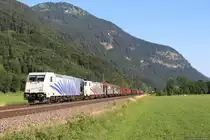 185 663 + 189 918 Lokomotion mit einem gemischten Güterzug bei Niederaudorf am 06.07.2019