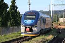 CD 844 014-1 fährt am 06.Juli 2019 als Os 3903 (Kromeriz – Roznov pod Radhostem) in den Bahnhof Valasske Mezirici ein.