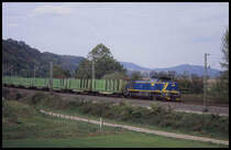 MWB 2301 ist hier am 13.10.2004 bei Freden um 11.04 Uhr mit einem Güterzug in Richtung Fulda unterwegs.