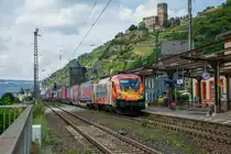 182 572  Wir brennen für was wir tun  TXL/MRCE Taurus mit KLV in Kaub, am 22.06.2019.
