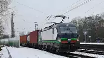 ELL 193 299 erreicht mit einem KLV-Zug aus Richtung Rheinstrecke den Bahnhof Mainz Bischofsheim. Aufgenommen am 1.2.2019 13:42