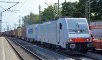 Railpool  186 284  [NVR-Number: 91 80 6186 284-6 D-Rpool], neuer Mieter mir unbekannt bzw.  Rail Cargo Carrier aus Italien? mit Containerzug Richtung Hamburger Hafen am 10.07.19 Bahnhof Hamburg-Harburg.