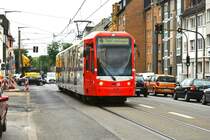 5136 hat eine Neulackierung erhalten Hier auf der Neusser Straße am 15.07.2019.