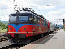 Gleichstrom-Lok 140 094 (CZ IDSC 91 54 7 140 094-4) von ids-cargo wartet gemeinsam mit 383 061 in Decin (Tetschen-Bodenbach) auf neuen Einsatz; 10.07.2019 
