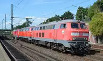 Lokzug mit der 3-LÖWEN-TAKT  218 343-2  (NVR-Nummer: 9280 1 218 343-2 D-DB) mit der bwegt 218ér ebenfalls aus Baden Würtemberg  218 481-0  (NVR-Nummer: 9280 1 218 481-0 D-DB) und  120 146-6  (NVR. Nummer: 91 80 6 120 146-6 D-DB) am Haken am 10.07.19 Vorbeifahrt Bahnhof Hamburg-Harburg. Vielen Grüße an den Tf !!!