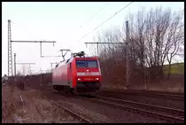 DB Cargo 152030 ist hier am 25.1.2005 als Leerfahrt in Westerkappeln Velpe in Richtung Osnabrück unterwegs.