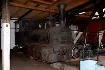 Die Lok GUNGNER, DSB Hs368 im Jernbahnmuseet Gedser Remise am 02.06.2019. Die Lok wurde 1883 in Esslingen gebaut, unter der Fabr.-Nr. 2017, und 1884 an die Seeländische Bahn in Dänemark geliefert. Dort war sie als H68 GUNGNER im Einsatz.
Heute ist sie Eigentum der Nordsjællands Veterantog. 