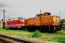 25.05.2000, eine Stunde auf dem Bahnhof Saalfeld, Lok 344 134-2 zieht 219 195-5 durch die Waschanlage.