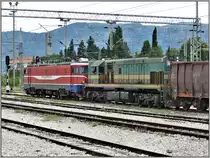 Gemischtes Doppel mit 461-037 und 644-015 vermutlich nach Danilovgrad an der Linie nach Niksic. (16.07.2019)