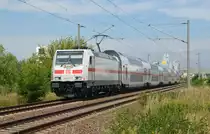146 570 führte am 20.06.19 den IC 2445 nach Dresden durch Greppin Richtung Bitterfeld. Wegen der Sperrung in Köthen wird der Fernverkehr über Dessau umgeleitet.