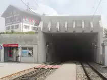 Station Oberalppass, Blick in Richtung Disentis/Muster (der Nebel hat sich kurzzeitig gelichtet); 30.08.2018
