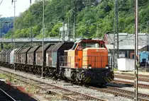 SCHWERE DIESELLOK G1700BB MIT GÜTERZUG IM BAHNHOF SIEGEN
Direkt vor dem Gelände des Ringlokschuppens des SWEM steht hier G1700BB der
Kreisbahn SIEGEN-WITTGENSTEIN mit Güterzug,,am 26.7.2019
