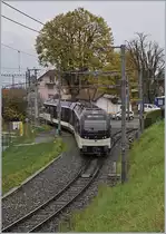 Der CEV MVR ABeh 2/6 N° 7503 von Blonay kommend auf der Einfahrweiche in St-Légier Gare. 

11. Nov. 2019  