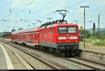 Nachschuss auf 112 131 der Elbe-Saale-Bahn (DB Regio Südost) als RE 4887 (RE18) von Halle(Saale)Hbf nach Jena-Göschwitz, der Naumburg(Saale)Hbf auf Gleis 2 erreicht.
[22.6.2019 | 11:41 Uhr]