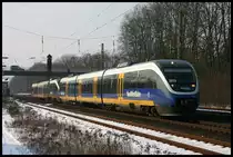 VT 706 der Nordwestbahn kommt hier als Überführungsfahrt nach Osnabrück am 5.3.2005 durch den Bahnhof Natrup Hagen.