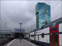Hochhaus in Bahnhofsnähe -

Beispiel Zürich: Direkt am S-Bahnhof Hardbrücke steht seit 2011 der 126 Meter hohe Prime Tower der Schweizer Architekten Gigon/Guyer.

13.03.2019 (M)