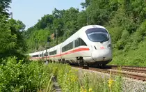 Wegen der Sperrung des Hbf Erfurt wurde der Fernverkehr am 22.06.19 über den Frankenwald umgeleitet. Hier passiert ein ICE-T auf dem Weg Richtung Naumburg Kahla.