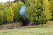Scheinanfahrt von 99 234 mit IG HSB-Sonderzug am Abend des 20.10.2018 zwischen Mägdesprung und Sternhaus-Ramberg. (Bild 1)