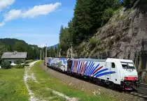 186 444 + 193 773 mit dem DGS 43139 (Wuppertal - Verona Quadrante Europa) bei Gries am Brenner, 01.08.2019.