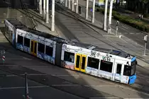 KVG 655 fährt von der Haltestelle Kassel Wilhelmshöhe ab.