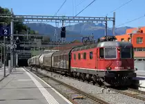 620 015-8 von SBB kommt aus dem Tunnel mit einem gemischten Güterzug aus Italien nach Basel(CH) und fährt durch den Bahnhof von Bellinzona(CH) in Richtung  Gotthardtunnl. Aufgenommen vom Bahnsteig 3 in Bellinzona(CH). 
Bei Sommerwetter am Vormittag vom 29.7.2019.