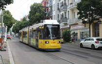 Berlin BVG SL M17 (GT6N-U 1542) Niederschöneweide, Brückenstraße am 24. Juli 2017.