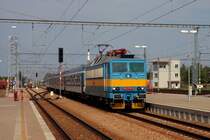 362 078 + R711 NEŽÁRKA (Praha-Holešovice - České Budějovice) bei Einfahrt in den Bf Veselí nad Lužnicí am 19.09.2018