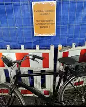 Wer lesen kann, ist klar im Vorteil...
Gesehen an einem Bauzaun in München Hbf.
[10.2.2018 | 18:09 Uhr]

© Theodor Wolf
Der Fotograf ist mit der Veröffentlichung auf meinem Account ausdrücklich einverstanden und behält alle Rechte am Bild.