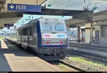 Gastaufnahmen aus Frankreich III:
Smartphone-Aufnahme in Form eines Nachschusses auf BB 26141 der Transport express régional TER Alsace (SNCF) als TER96217 von Strasbourg (F) nach Basel SBB (CH), der den Bahnhof Mulhouse Ville (F) verlässt.
Bild durchlief die Selbstfreischaltung (Überbelichtung).
[16.7.2019]

© Theodor Wolf
Der Fotograf ist mit der Veröffentlichung auf meinem Account ausdrücklich einverstanden und behält alle Rechte am Bild.