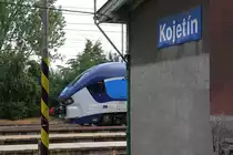 Wenn der Hai um's Eck schaut: CD 844 020-8 als Os 3919 (Kojetin – Valasske Mezirici) am 20.Juli 2019 im Bahnhof Kojetin.