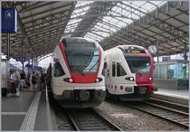 Das Fête des Vignerons 2019 ist Geschichte und die Bierbrauer können eine positive Bilanz ziehen; auch der ÖV glänzte. Wie erwartet, bot der beachtliche Zusatzverkehr, der grösstenteils mit RABe 511 und ABeh 2/6 bewältigt wurde, wenige Bahnspezifische Fotomotive. Trotzdem hier ein kleiner Rückblick auf das Fêtes des Vignerons 2019: 

Zu Beginn half ein TPF Flirt, der RABe 94 85 0527 197-3 CH-TPF im SBB REV Regionalverkehrs aus, da die Regionalzüge auf der Strecke Villeneuve- Vallorbe/Allaman während des ganzen Festes in Doppeltraktion verkehrten. 

20. Juli 2019