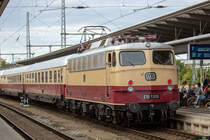 AKE Rheingold Sonderzug ausfahrend in Rostock Hauptbahnhof. - 10.08.2019
