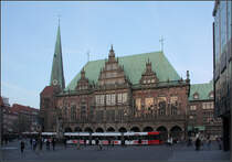 Am Rathaus -

GT6N in der Bremer Innenstadt.

17.11.2012 (M)