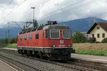 SBB CARGO. Die saubere Re 620 049-7  AARBERG  als Lokzug bei Deitingen unterwegs am 12. August 2019.
Foto: Walter Ruetsch
