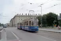 München MVV Tramlinie 26 (M4.65 2493) Ganghoferstraße / Heimeranstraße im Juli 1992. - Scan eines Farbnegativs. Film: Kodak Gold 200-3. Kamera: Minolta XG-1.