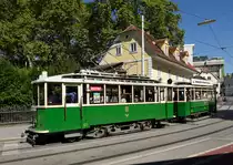 Auch heuer dreht die Sommerbim wieder ihre Runden durch Graz, am 10.08.2019 war Tw 121 mit Bw 60b im Einsatz, hier zu sehen in der Haltestelle Odilieninstitut. https://www.tramway-museum-graz.at/_lccms_/_00781/Sommerbim.htm?VER=190804063615&MID=309&LANG=ger