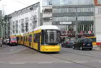 Berlin BVG SL M13 (GT8-08ZRL 9042) Weißensee, Antonplatz am 27. März 2018.