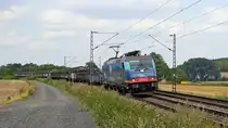 BRLL 185 601  NightRider , vermietet an HSL Logistik, mit SaarRail-Zug DGS 69471 Brake - Neunkirchen (Saar) Hbf (Vehrte, 16.08.19).