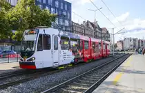 DUEWAG N8C-NF (1127) vom ZTM Gdańsk (Zarząd Transportu Miejskiego w Gdańsku, deutsch: Städtischer Transportbetrieb Danzig) auf dem Plac Solidarinosci in Danzig. Aufnahme: 14. August 2109.