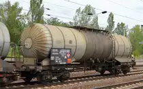 Schon viele Jahre im Einsatz, diese Kesselwagen von ATIR-RAIL, inzwischen in Deutschland registriert, im Bild der Wagen mit der Nr. 33 RIV 80 D-ATRR 7840 345-2 Zacens Aufschrift SCHWEFEL GESCHMOLZEN siehe UN-Nr.: 44/2448 Alte Firmenlogo von : CTL LOGISTICS + RUHRTRANS am 12.08.19 in einem Ganzzug Bahnhof Flughafen Berlin-Schönefeld.