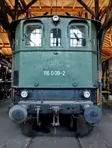 Die Elektrolokomotive 116 009-2 wurde 1937 als E 19 09 in Dienst gestellt und erst 1980 ausgemustert. (Bahnpark Augsburg, Juni 2019) 