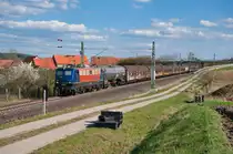 139 297 der Bayern Bahn mit dem Henkelzug bei Lehrberg Richtung Würzburg, 07.04.2019