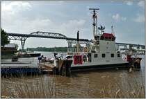 Die Brücke von Hochdonn über den Nord/Ostseekanal mit dem IC nach Westerland (Sylt) gezogen von zwei Loks der BR218. (24.05.2019)