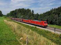 Die 185 300 und die 185 239 mit einem Erzzug am 20.07.2019 unterwegs bei Rückstetten.