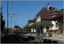 Wie gewünscht: das schöne Empfangsgebäude des Bahnhof von Ligerz, im Hintergrund ein nach Neuchâtel fahrender Regionalzug.

Standpunkt des Fotografen: auf dem Uferweg

14. August 2019