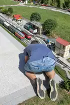 Auch hier ein  Arsch  :-) LG an dieser Stelle an die  Unbekannte Person   der sich ein Bild der Gartenbahn macht. 
17.08.2019