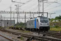 Lok 187 001-3 durchfährt den Bahnhof Pratteln. Die Aufnahme stammt vom 22.07.2019.