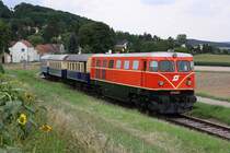 RBAHN 2050.09 am 02.August 2019 mit dem SR 16842 (Rückersdorf-Harmannsdorf - Ernstbrunn) bei Mollmannsdorf.